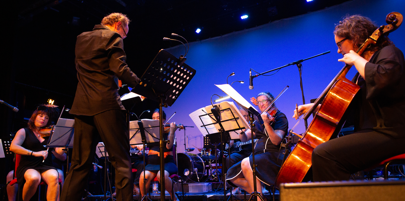 Conall conducting the New Note Strings